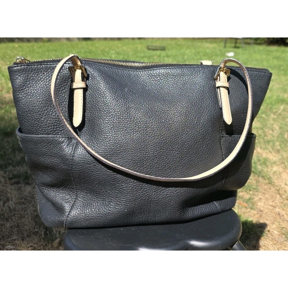 Michael Kors Pebbled Leather Tote Bag Black Tan Gold Hardware Top Zip Pocket